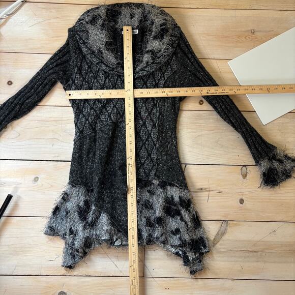 Liquid by Sioni EUC Womens Asymmetric Flared Sleeve Patchwork Cardigan Sweater M - Picture 6 of 6